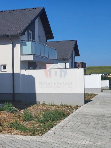 Eladó családi ház, Harkán 88.9 M Ft, 4 szobás