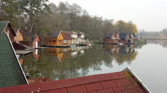 Eladó nyaraló, Tatán 22.5 M Ft, 2 szobás / költözzbe.hu