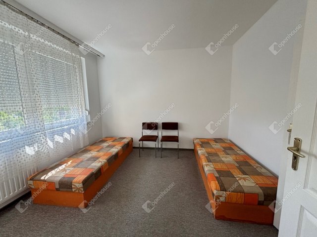 Eladó panellakás, Oroszlányban 28.5 M Ft, 2 szobás