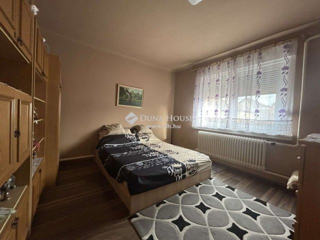 Eladó családi ház, Vecsésen 84.9 M Ft, 3 szobás