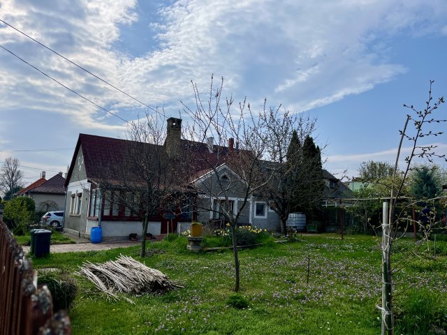 Eladó családi ház, Balatonfüreden 85 M Ft, 3 szobás