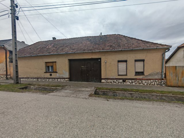 Eladó családi ház, Kesztölcön 34.9 M Ft, 4 szobás