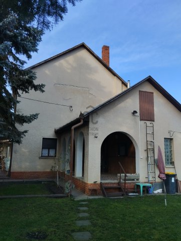 Eladó családi ház, Abonyban 57.5 M Ft, 4 szobás