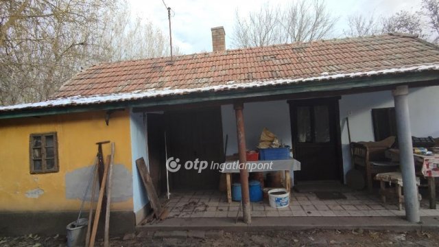 Eladó családi ház, Jászberényben 11.5 M Ft, 2+1 szobás