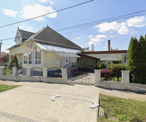 Eladó családi ház, Szécsényen 40 M Ft, 6 szobás