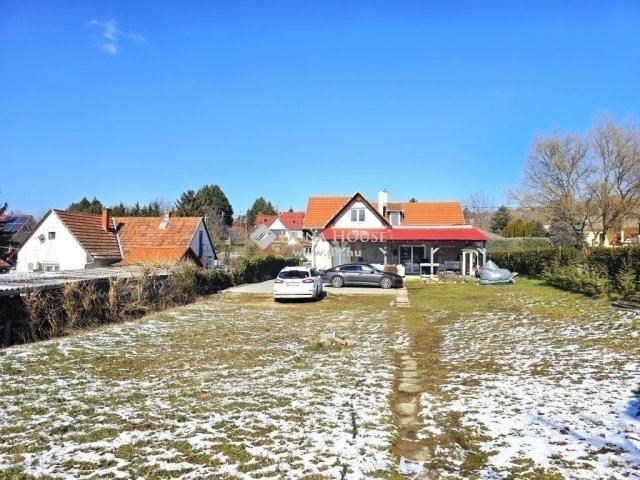 Eladó családi ház, Pécsett 67.9 M Ft, 4 szobás