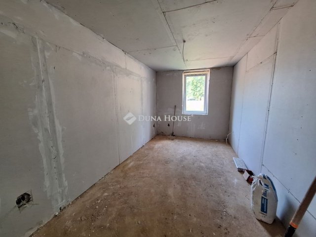Eladó családi ház, Hegyfalun 12.5 M Ft, 4 szobás