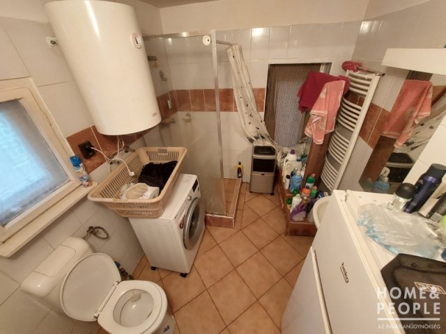 Eladó családi ház, Szegeden 30.5 M Ft, 1+1 szobás