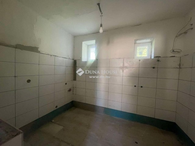 Eladó családi ház, Gödöllőn 55 M Ft, 3 szobás