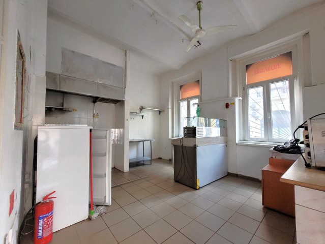 Eladó üzlethelyiség, Budapesten, VI. kerületben 35 M Ft
