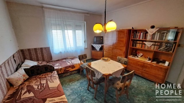 Eladó családi ház, Szegeden 44.99 M Ft, 4 szobás