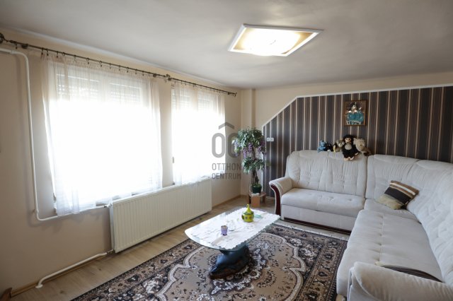 Eladó családi ház, Ballószögön 69.9 M Ft, 6 szobás