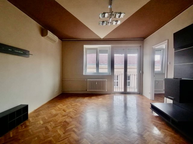 Eladó téglalakás, Budapesten, VIII. kerületben 70.9 M Ft