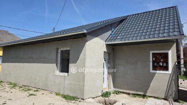 Eladó családi ház, Kiskunlacházán 38 M Ft, 2 szobás