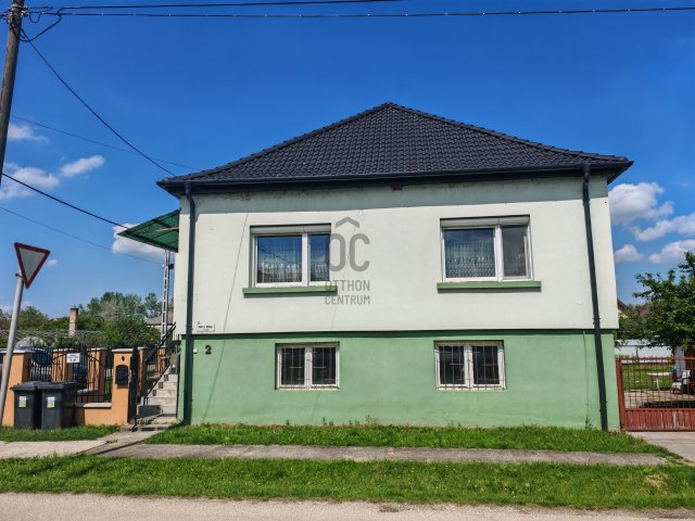 Eladó családi ház, Táton 69.9 M Ft, 3 szobás