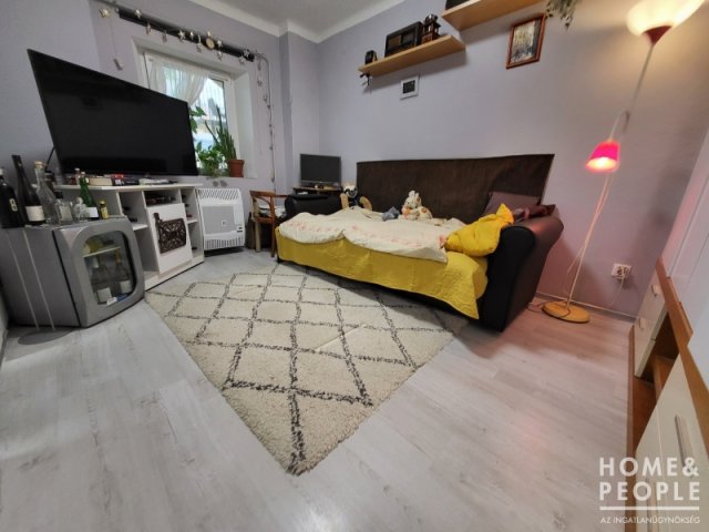 Eladó téglalakás, Szegeden 34.99 M Ft, 1 szobás
