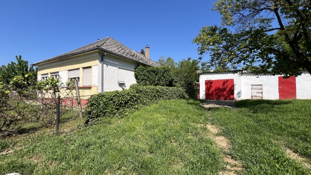 Eladó családi ház, Felsőszentivánon 19.8 M Ft, 4 szobás