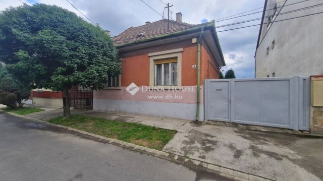 Eladó családi ház, Zalaegerszegen 35 M Ft, 2 szobás