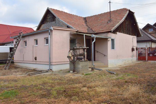 Eladó családi ház, Péterin 36 M Ft, 2 szobás