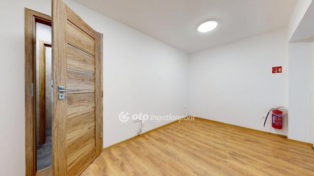 Eladó üzlethelyiség, Nyíregyházán 13.95 M Ft, 1 szobás