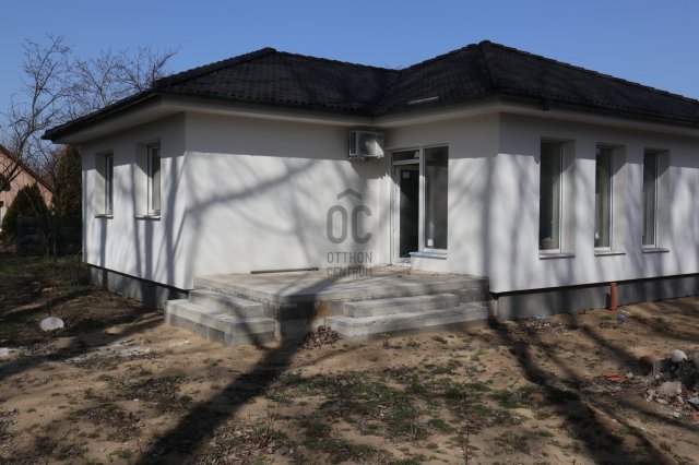 Eladó családi ház, Ballószögön 122 M Ft, 4 szobás