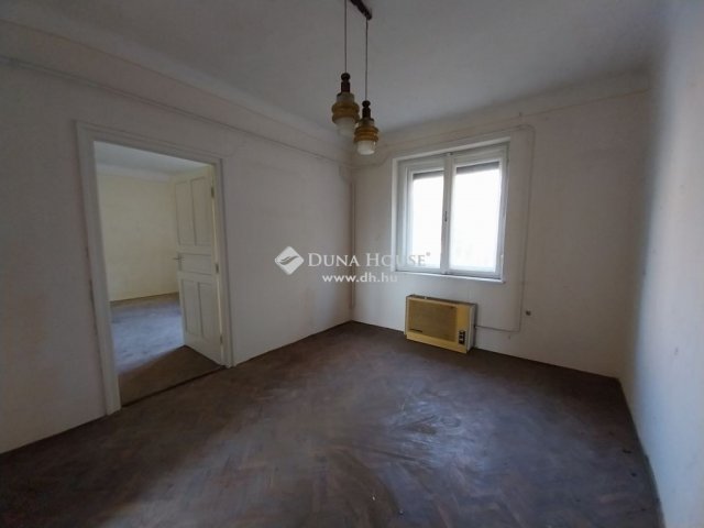 Eladó ikerház, Szegeden 49 M Ft, 2 szobás / költözzbe.hu