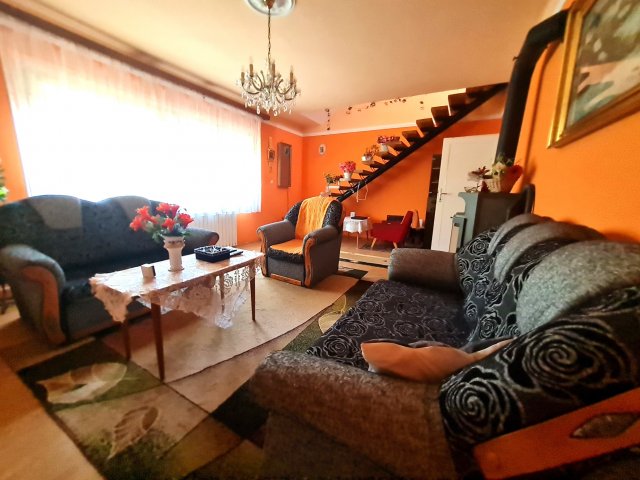 Eladó családi ház, Tiszajenőn 25.9 M Ft, 3 szobás