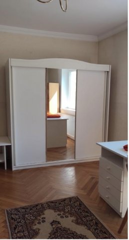 Kiadó téglalakás, albérlet, Debrecenben 130 E Ft / hó, 3 szobás