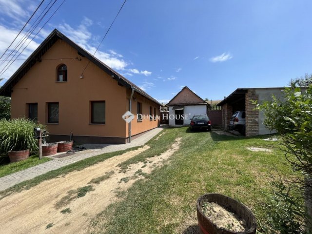 Eladó családi ház, Bonyhádon, Börzsönyi utcában 34 M Ft