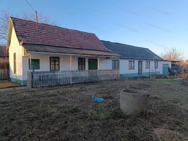 Eladó családi ház, Cegléden 12.9 M Ft, 4 szobás
