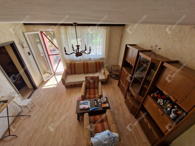 Eladó családi ház, Komáromban 56.9 M Ft, 4 szobás