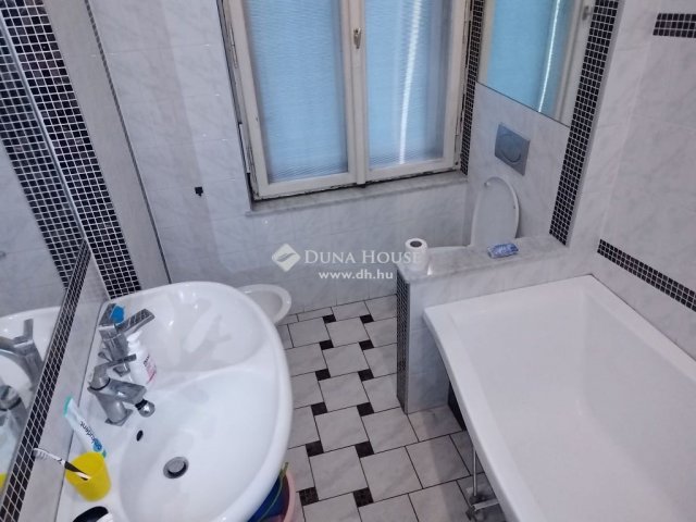 Eladó téglalakás, Budapesten, VIII. kerületben 90 M Ft, 4 szobás
