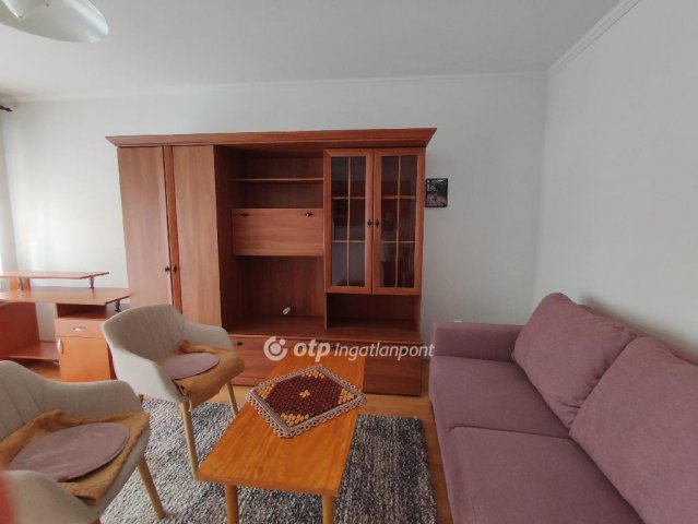 Kiadó téglalakás, albérlet, Szegeden 170 E Ft / hó, 2 szobás