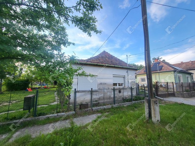 Eladó családi ház, Banán 20.5 M Ft, 3 szobás