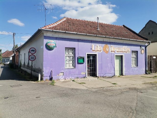 Eladó üzlethelyiség, Gyulán 25 M Ft / költözzbe.hu