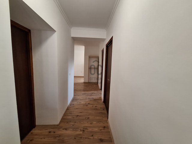 Eladó családi ház, Tolnán 84 M Ft, 8 szobás