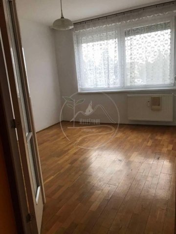 Eladó panellakás, Gyulán 27.49 M Ft, 2 szobás
