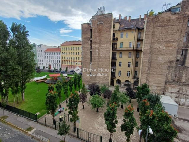 Eladó téglalakás, Budapesten, VII. kerületben, Thököly úton