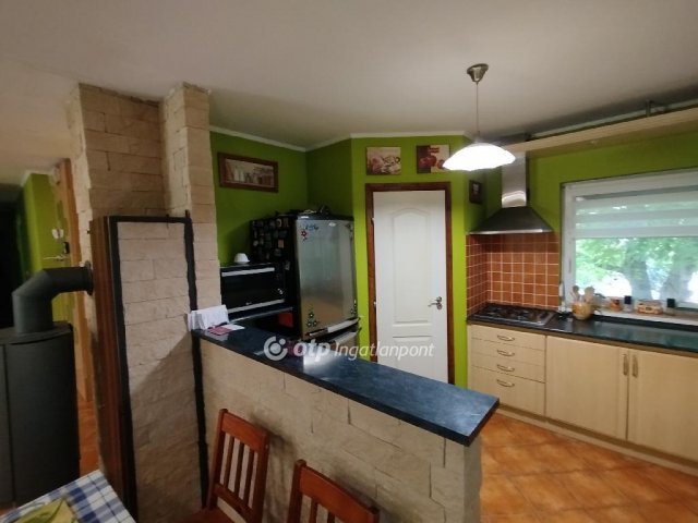 Eladó családi ház, Lothárd 55 M Ft, 4 szobás