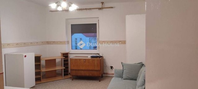 Eladó téglalakás, Oroszlányban, Gönczi Ferenc utcában 24.9 M Ft