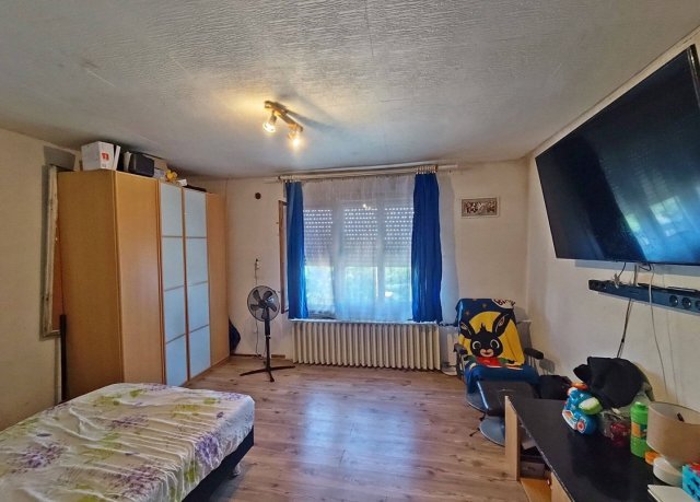 Eladó családi ház, Kurdon 12 M Ft, 4 szobás