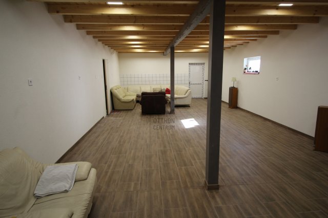Eladó ipari ingatlan, Szigetmonostorban 50 M Ft