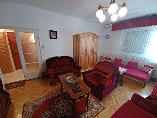 Eladó téglalakás, Győrött 45 M Ft, 3 szobás