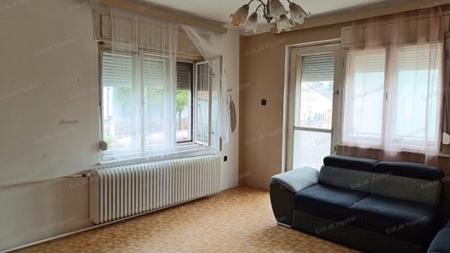Eladó családi ház, Győrött 59 M Ft, 2 szobás