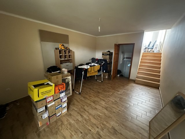 Eladó ikerház, Kiskutason 64.999 M Ft, 4 szobás