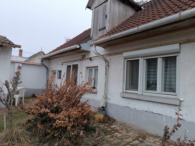 Eladó családi ház, Kecskeméten 18.5 M Ft, 2 szobás