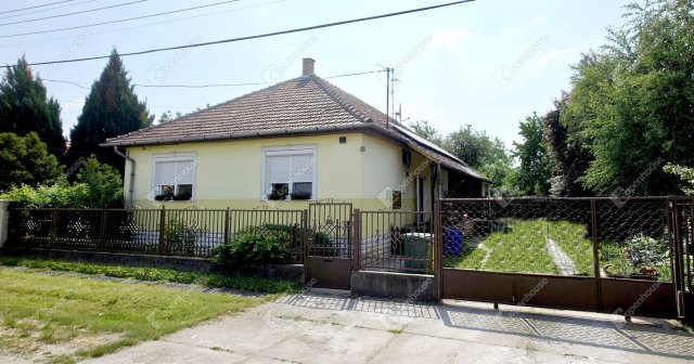 Eladó családi ház, Felsőzsolcán 39.9 M Ft, 4 szobás