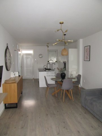 Kiadó téglalakás, albérlet, Debrecenben 350 E Ft / hó, 3 szobás