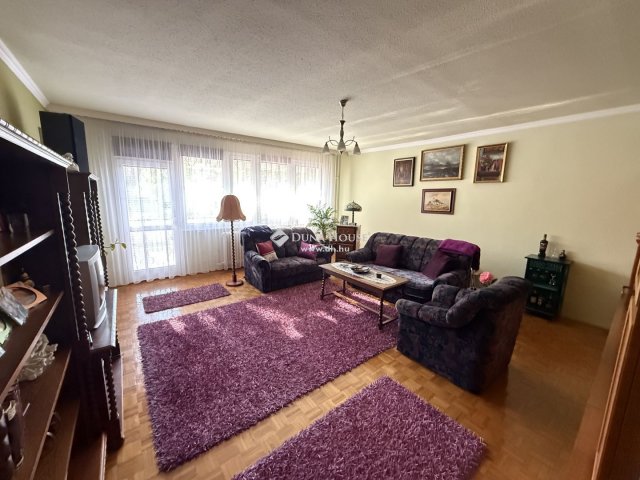 Eladó sorház, Nyíregyházán 81 M Ft, 3+3 szobás