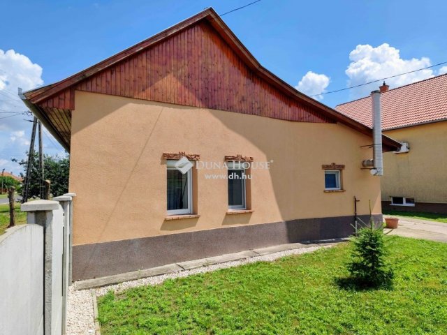 Eladó családi ház, Tiszakécskén 35 M Ft, 3 szobás